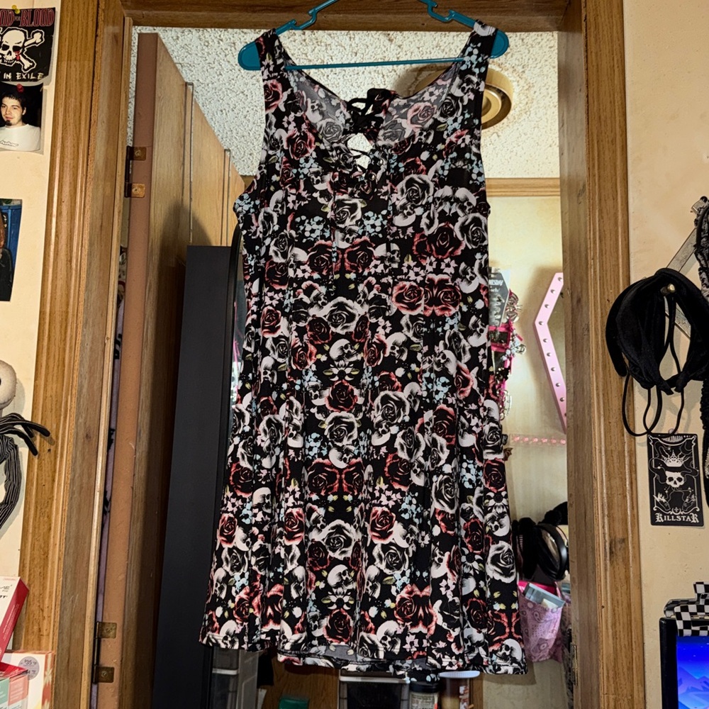 Hot Topic Skulls & Roses Dress!! Rare